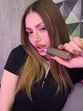 Elizabeth Tay online show from 30, 3, 2026