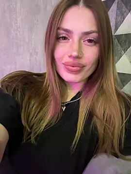 Elizabeth Tay online show from 25, 3, 2026