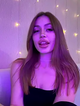 Elizabeth Tay online show from 28, 11, 2025