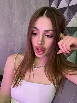 Elizabeth Tay online show from 15, 3, 2026