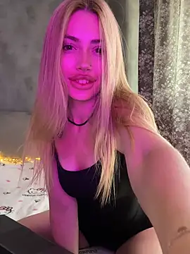 Elizabeth Tay online show from 25, 6, 2026