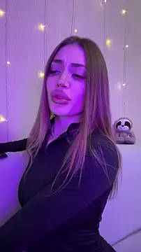 Elizabeth Tay online show from 17, 12, 2025