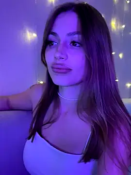 Elizabeth Tay online show from 16, 10, 2025