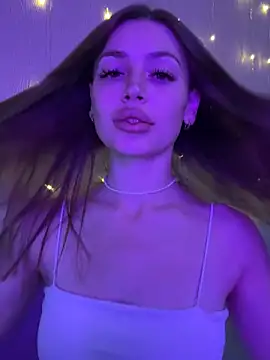 Elizabeth Tay online show from 29, 10, 2025