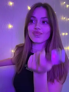 Elizabeth Tay online show from 27, 10, 2025