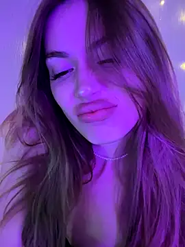 Elizabeth Tay online show from 11, 11, 2025