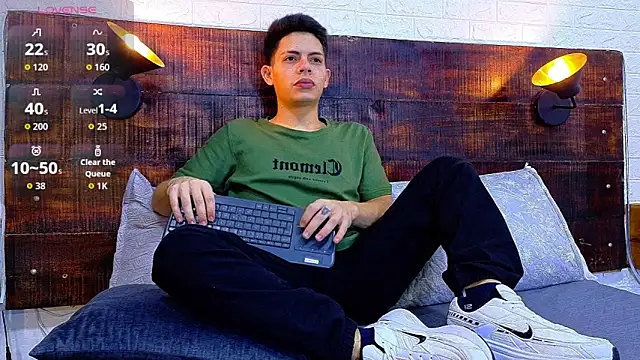 JhosuaVega online show from 4, 12, 2025