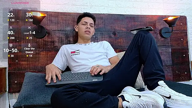 JhosuaVega online show from 12, 11, 2025