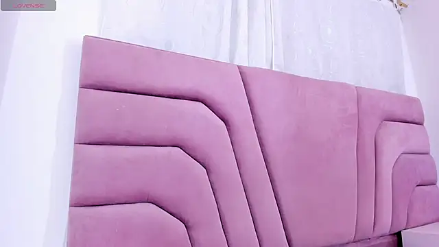 miajhonsonx online show from 18, 2, 2026