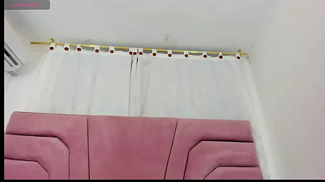 miajhonsonx online show from 10, 4, 2026