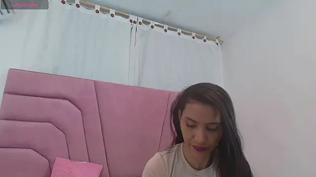 miajhonsonx online show from 8, 4, 2026