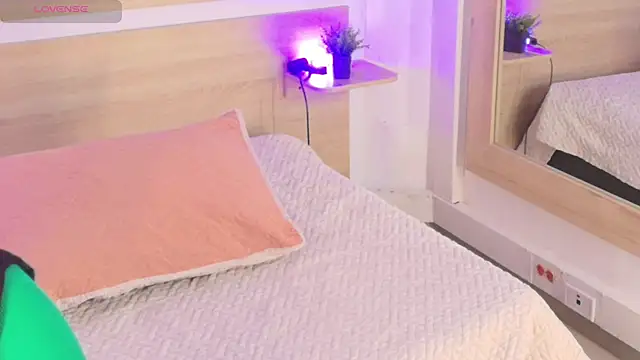 ValeryCortezm online show from 12, 10, 2025