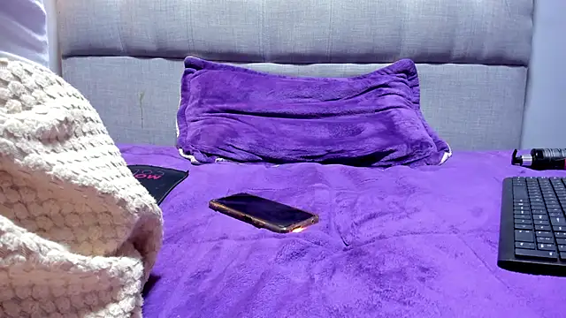 Shantal  G online show from 8, 11, 2025