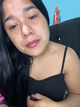 Snapshot of April_Becker chatting on 6, 5, 2026 April Becker online show from 6, 5, 2026