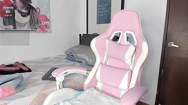 Lhia  online show from 7, 10, 2025