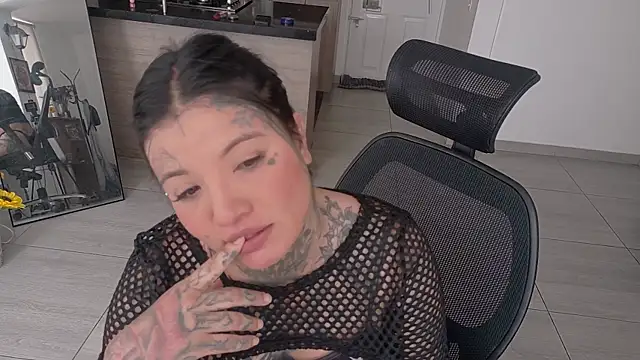 Snapshot of Unatatuada chatting on 4, 11, 2025 Unatatuada online show from 4, 11, 2025