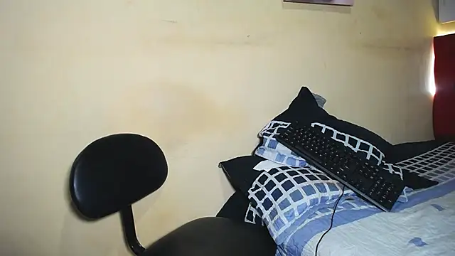 Anthonella duran online show from 5, 11, 2025