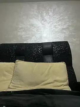 lara9Qouin online show from 31, 3, 2026