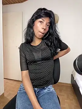 Snapshot of Lesly777_ chatting on 12, 9, 2025 Lesly777 online show from 12, 9, 2025