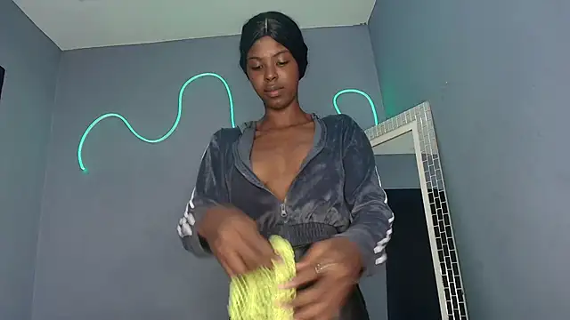 CamilaaSaenz online show from 6, 10, 2025