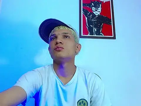 Snapshot of EL_VENEZOLANO_22CM chatting on 28, 10, 2025 EL VENEZOLANO 22CM online show from 28, 10, 2025