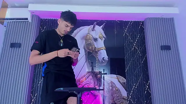 Iam Steven online show from 4, 12, 2025