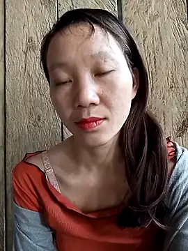 bonnie-00 online show from 24, 10, 2025