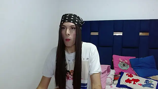 Snapshot of PinkLuna_LolaBloom chatting on 8, 6, 2026 PinkLuna LolaBloom online show from 8, 6, 2026
