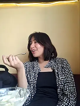 Sullyoonn online show from 24, 3, 2026