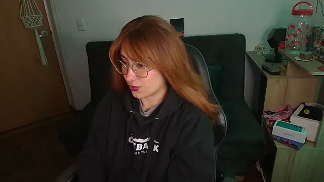 Miacatsito3 online show from 14, 11, 2025