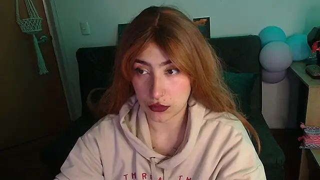 Miacatsito3 online show from 25, 11, 2025