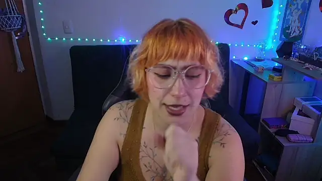 Snapshot of Miacatsito3 chatting on 5, 6, 2026 Miacatsito3 online show from 5, 6, 2026