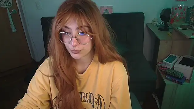 Miacatsito3 online show from 6, 11, 2025