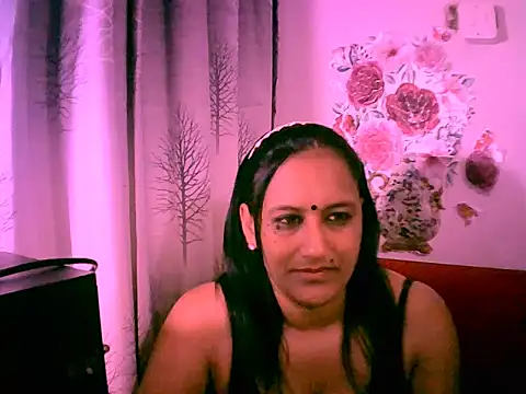 Indiansexyboobs18 online show from 5, 11, 2025