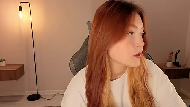 Frences Eyes online show from 2, 12, 2025