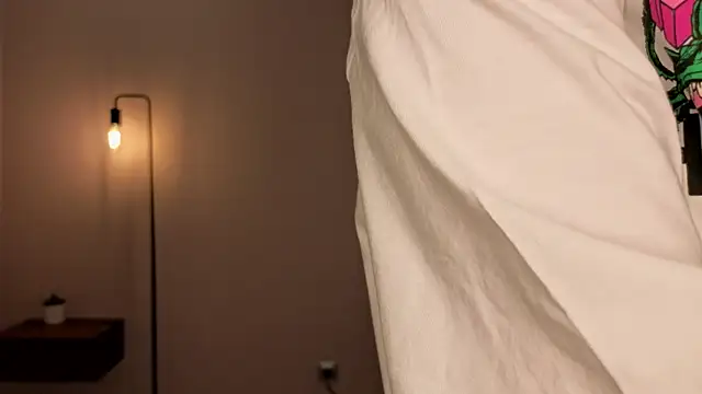 Frences Eyes online show from 14, 11, 2025