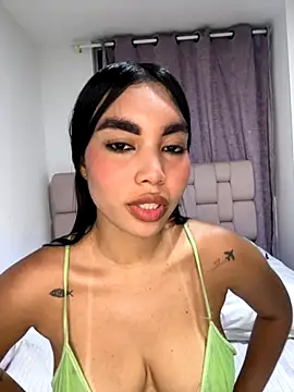 karolaalcendra online show from 17, 10, 2025