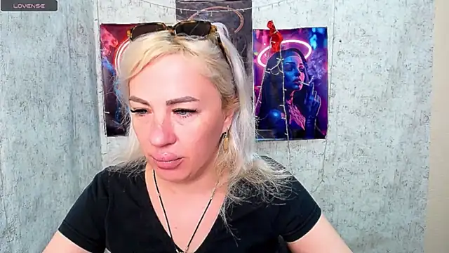 EmmaCat  online show from 6, 4, 2026