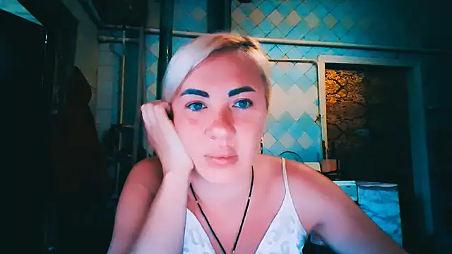 Snapshot of EmmaCat_ chatting on 17, 6, 2026 EmmaCat online show from 17, 6, 2026