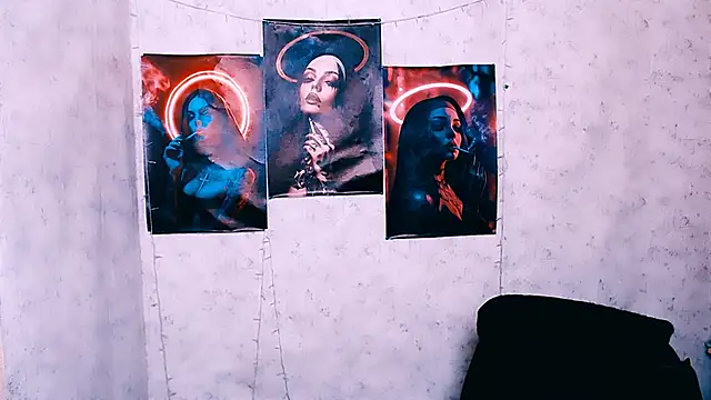 Snapshot of EmmaCat_ chatting on 4, 11, 2025 EmmaCat online show from 4, 11, 2025