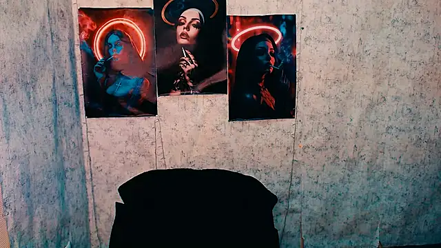 Snapshot of EmmaCat_ chatting on 21, 10, 2025 EmmaCat online show from 21, 10, 2025