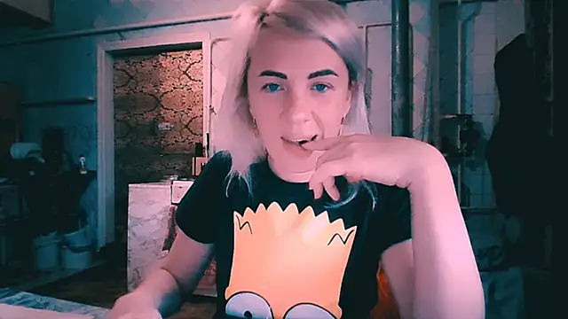 Snapshot of EmmaCat_ chatting on 24, 10, 2025 EmmaCat online show from 24, 10, 2025