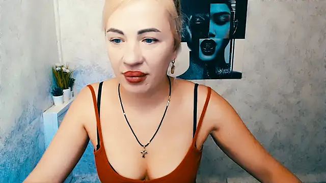 Snapshot of EmmaCat_ chatting on 3, 11, 2025 EmmaCat online show from 3, 11, 2025