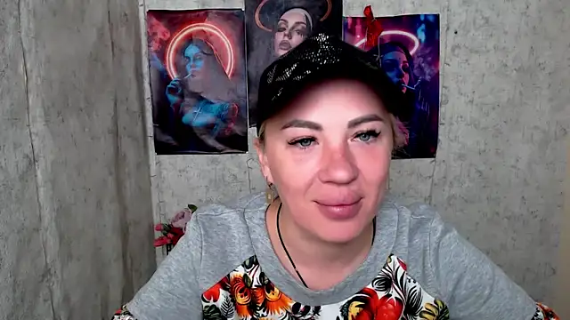 EmmaCat  online show from 11, 4, 2026