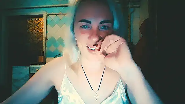 Snapshot of EmmaCat_ chatting on 24, 4, 2026 EmmaCat online show from 24, 4, 2026