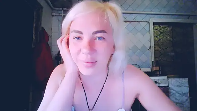 Snapshot of EmmaCat_ chatting on 16, 5, 2026 EmmaCat online show from 16, 5, 2026