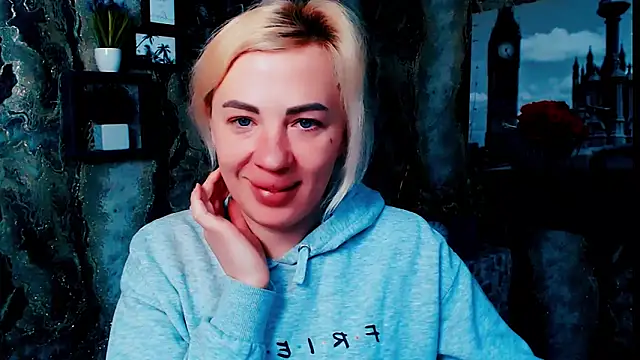 EmmaCat  online show from 28, 2, 2026