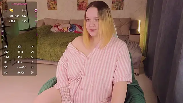 Snapshot of Aki_nohana chatting on 8, 11, 2025 Aki nohana online show from 8, 11, 2025