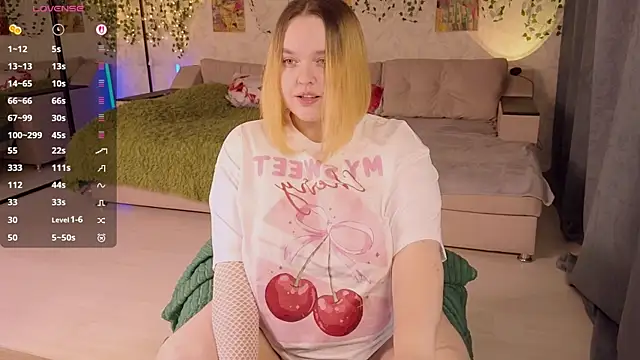 Snapshot of Aki_nohana chatting on 10, 10, 2025 Aki nohana online show from 10, 10, 2025