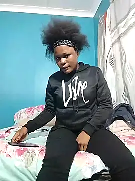 BlondieBitch online show from 17, 11, 2025